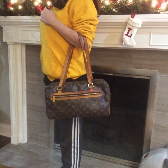 Authentic Louis Vuitton Cite GM - Picture 6 of 8